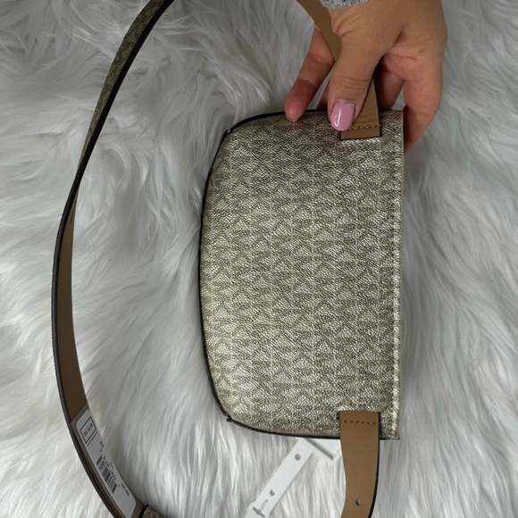 MICHAEL Michael Kors Gold Metallic Logo Belt Bag NWT S/M - Picture 5 of 9